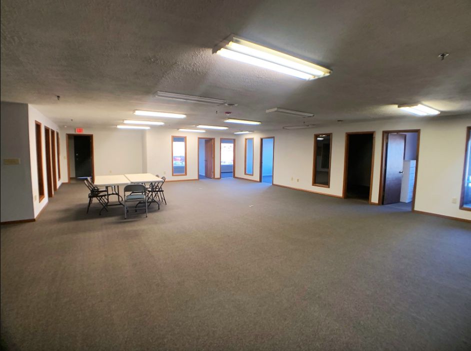 Ransom Lane Building: 701 S Ransom Ln, Bloomington, IN 47403